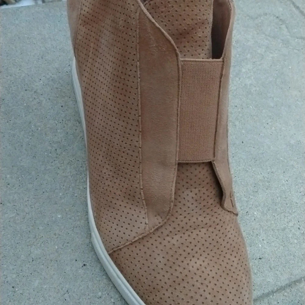 PAOLO FELICIA WEDGE SNEAKER Tan Suede size 9